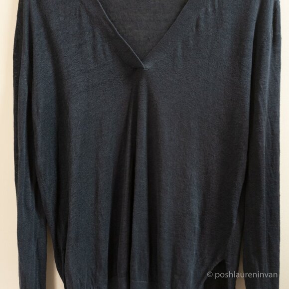 Aritzia Babaton V-Neck Midcentury 100% Linen Sweater – Navy – US Small - Picture 7 of 16
